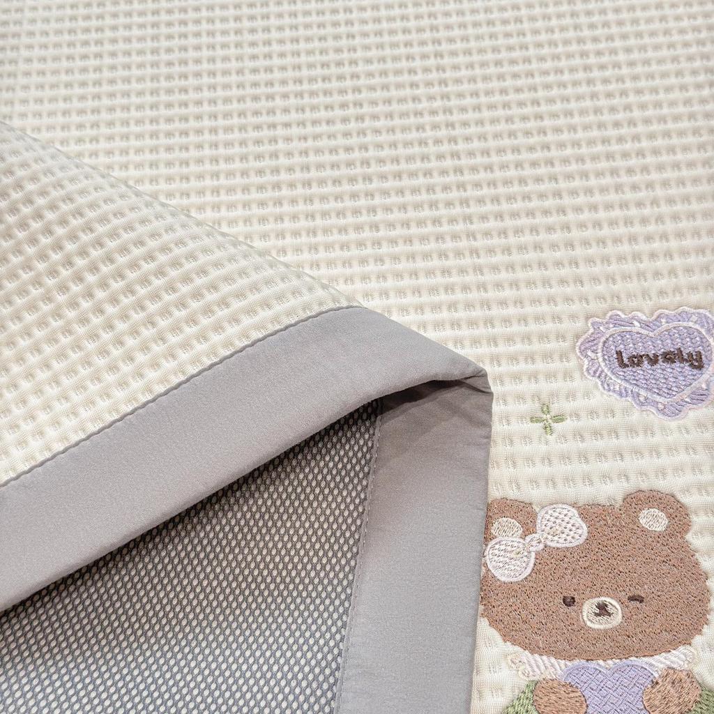 Class A Summer Cartoon Ice Bean Cooling Bed Sheet Set, Machine Washable, Breathable & Air-Conditioned, Three Pieces.