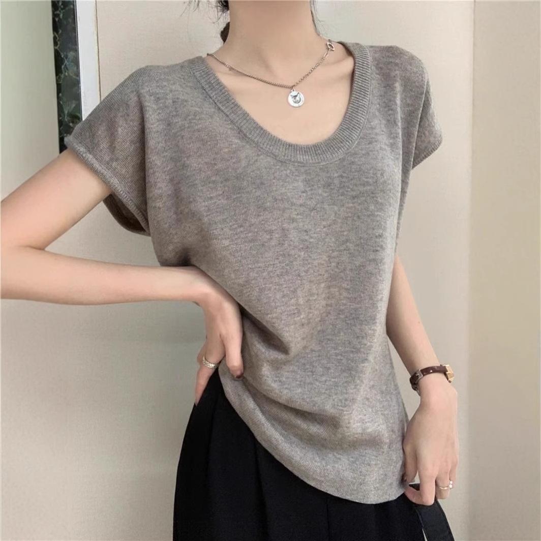 

Elegant U-Neck Knit T-Shirt: Summer 2025 Fashionable, Lightweight Inner Wear for Women 2XL абрикосовий