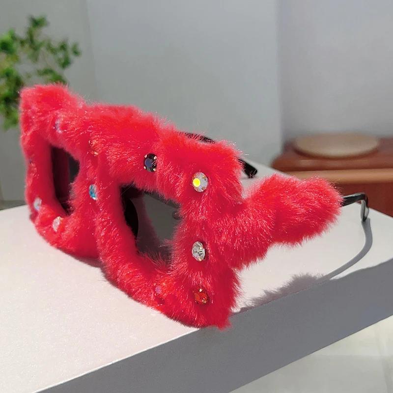 Square Furry Sunglasses with Rhinestones Women Fashion Oversized Winter Shades Trendy Stylish Original Design Sun Glasses