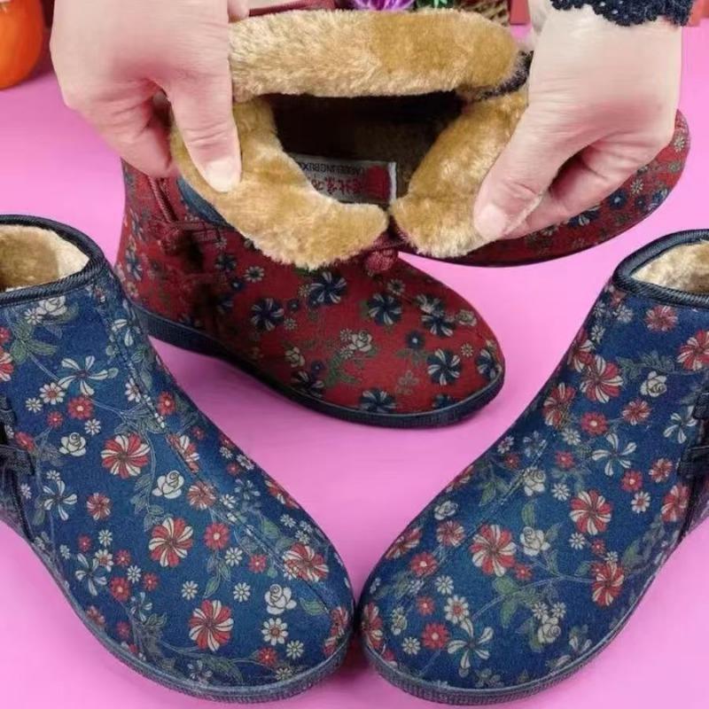 New Winter Soft-soled Cotton Boots Velvet Old Beijing Non-slip Warm Middle-aged Mother Flat-soled Cotton Shoes