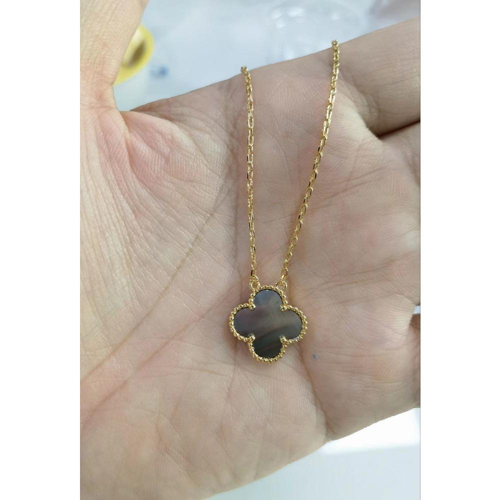 High-end Four-leaf Clover Necklace for Women 18K Rose Red Chalcedony Agate Natural White Shell Pendant Clavicle Chain