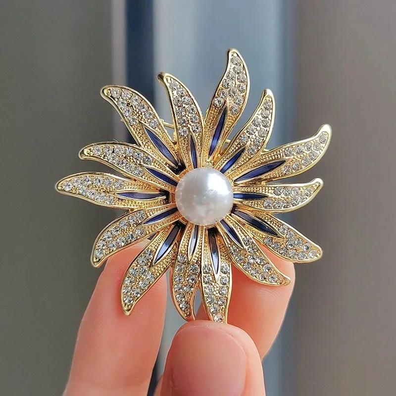 

Exquisite Pearl Sunflower Brooches Lapel Pin Lady Rhinestone Flower Brooches Corsage Coat Wedding Jewelry for Women