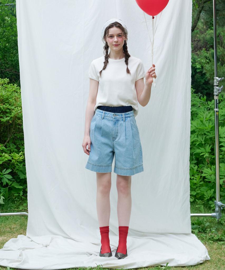 LOSSYROW Two-Tuck Wide Denim Shorts Light Blue