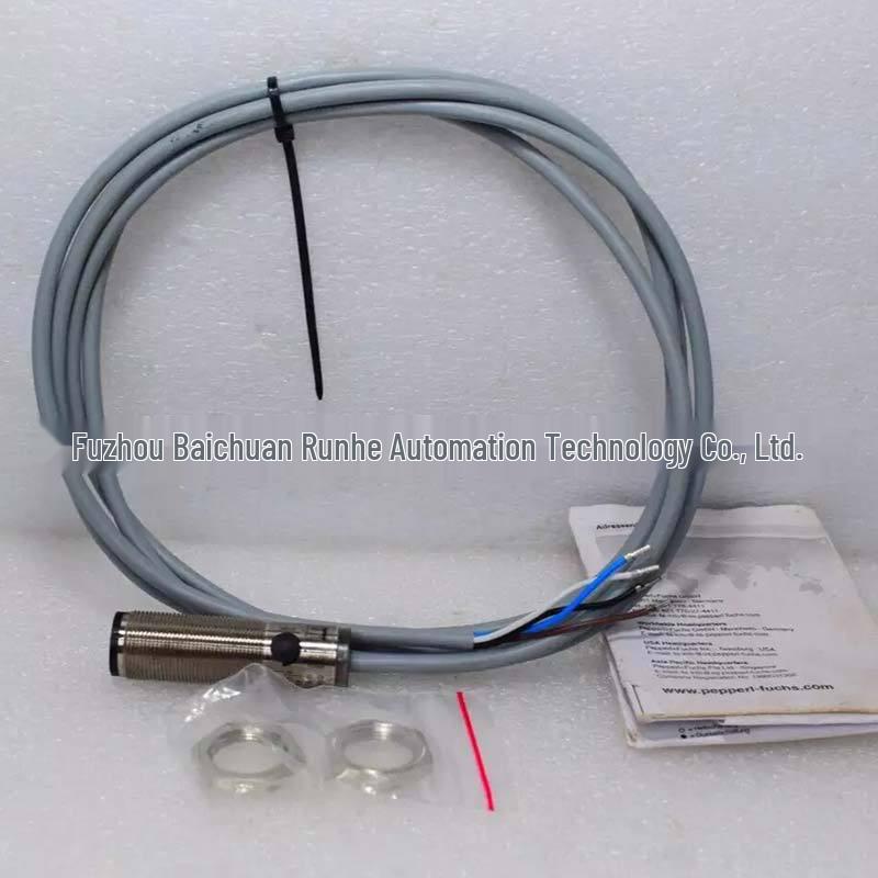 Новый triangulционный датчик P+F OBT200-18GM60-E4 OBT20-R101-2P1-IO Запрос OBT200-18GM60-E4