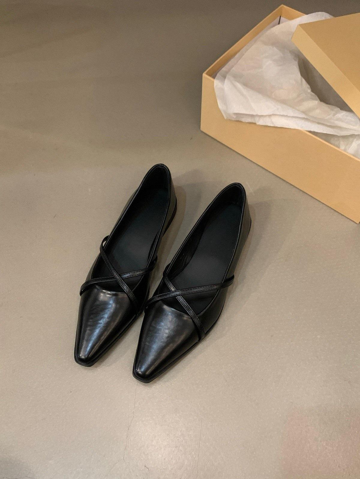 

Черные туфли-лодочки на низком каблуке с острым носком, женские туфли 2024 года, новые летние туфли на плоской подошве, французские весенне-осенние туфли Мэри Джейн из кожи 35 чёрный