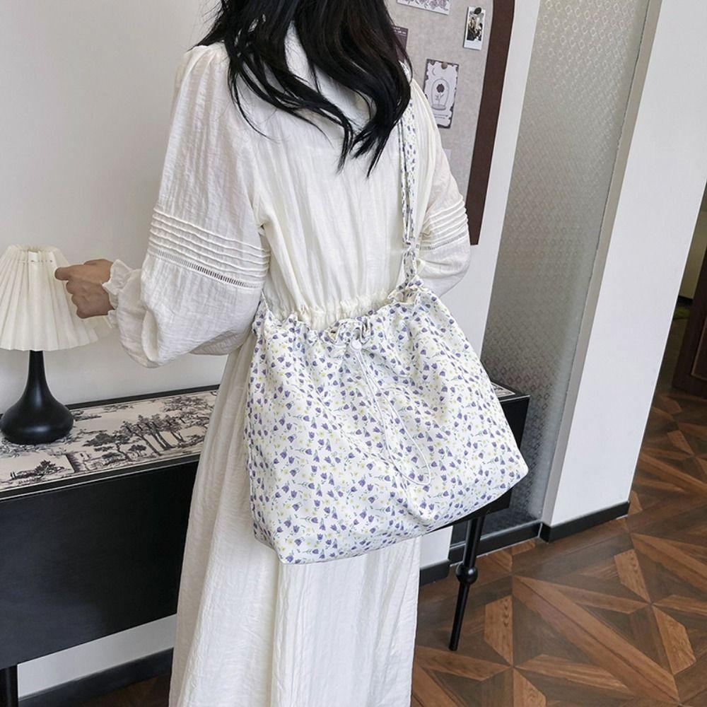 Korean Style Pleated Drawstring Bag Commute Women's Tote Bag New Flower Shoulder Bag  Girls