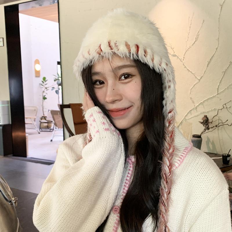 Big head circumference thickened plush knitted hat women's autumn and winter warm ear protection braids fashionable versatile face small bag hat