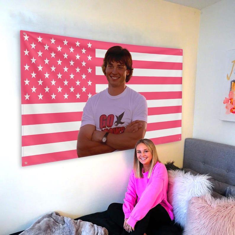 

Pink American flag tapestry 75x100 чорний