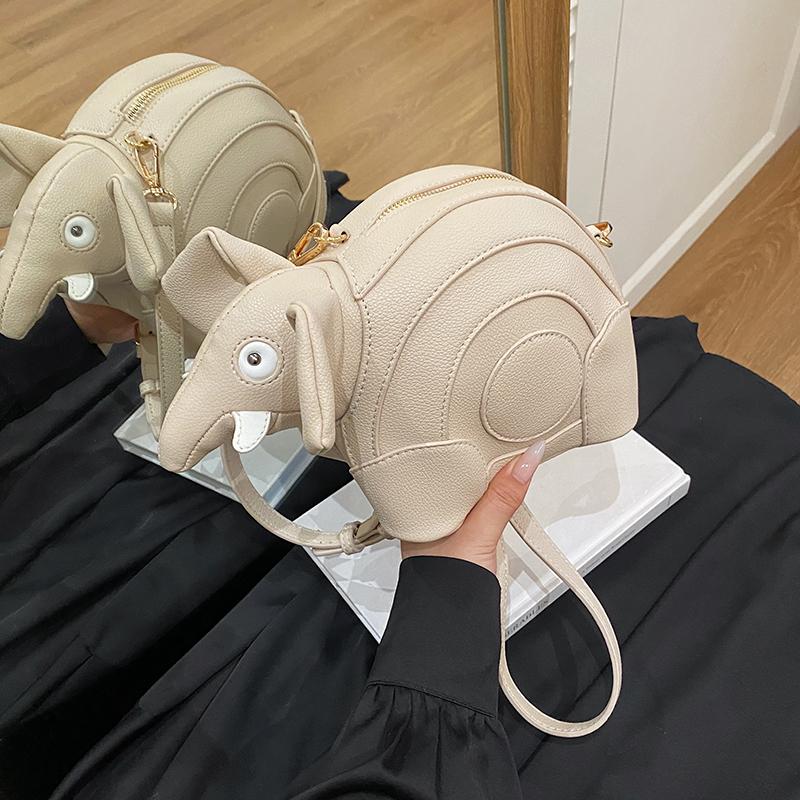 Women's casual fashion creative baby elephant bag large capacity new funny commuter bag