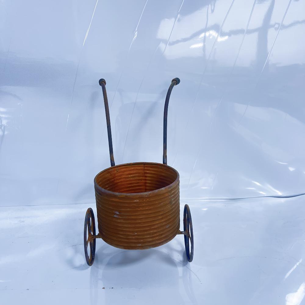 Rustic Iron Wrought Small Trolley Planter Distressed Four-leaf Clover Wheeled Flower Pot Creative Decorative Piece for Balcony