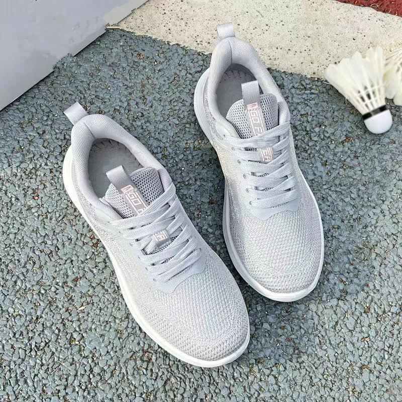 Autumn New Lightweight Soft-soled Running Shoes Mesh Breathable Casual Shoes Thick-soled Legs Long Shoes