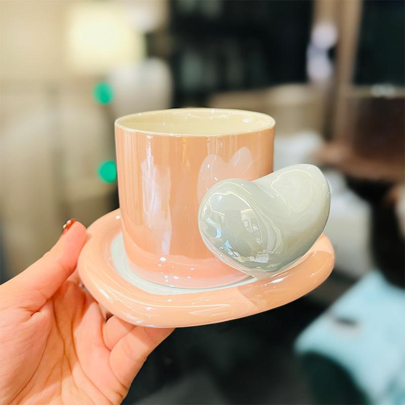 

Love Handle Coffee Cup for Girls on Valentine s Day Niche Design High End Pearl Glazed Ceramic Cup and Saucer 301-400ml
