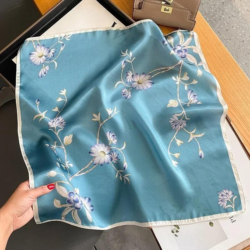 Nature Silk Neck Scarves Lady Foulard Lovely Strawberry Print Real Silk Square Scarf for Women Bag Ribbon Hairband Kerchief