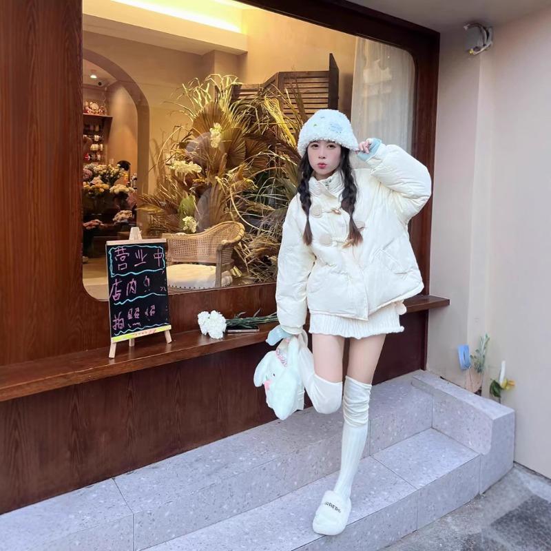 Cream Yellow Horn Buckle Down Jacket Women's Short Light and Small Design Sense White Duck Down Stand-up Collar Bread Jacket