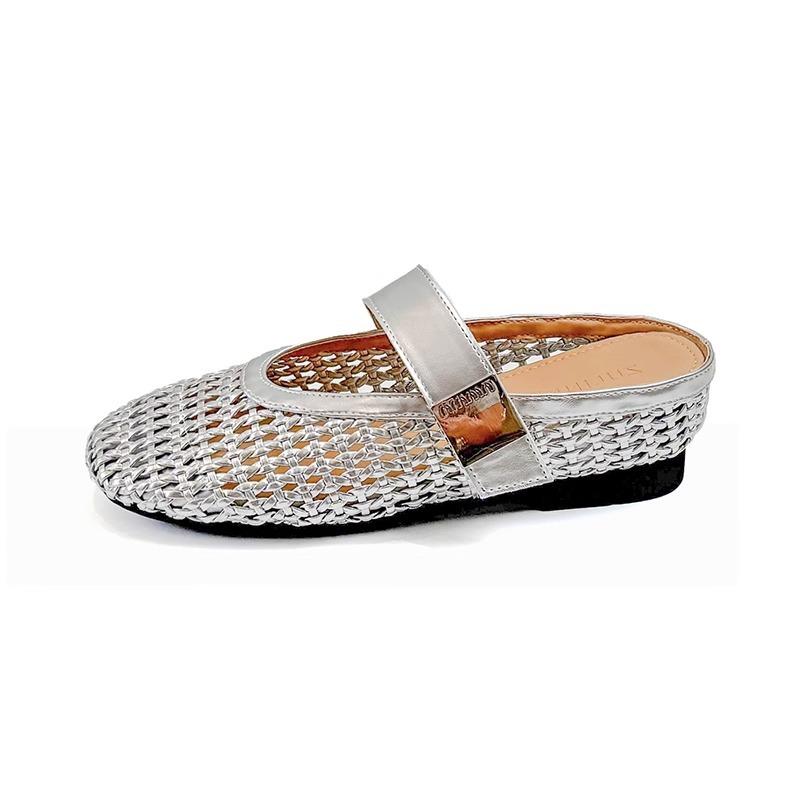 Französische hohle gewebte Tasche Kopf coole Hausschuhe Damen 2025 neu Oberbekleidung lässige Nische römischer Stil halbe Schleppsandalen Sommer
