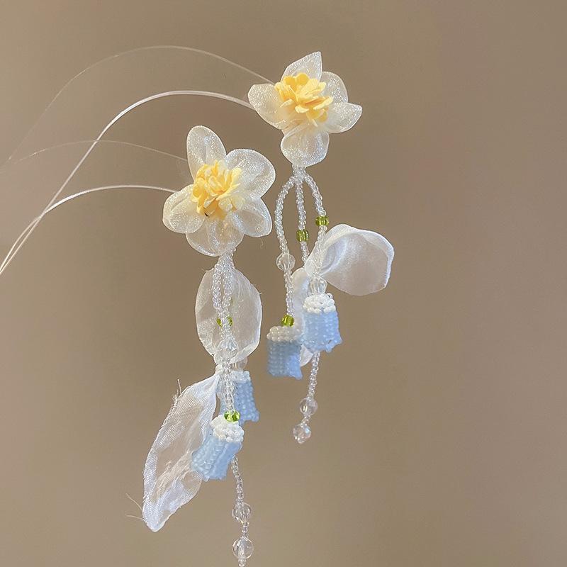 Silver needle French retro flower pearl fringed earrings personality sweet temperament stud earrings women
