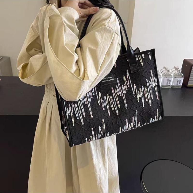 Large capacity canvas bag versatile 2025 bag women's new fashion handbag shoulder mommy tote bag ethnic style