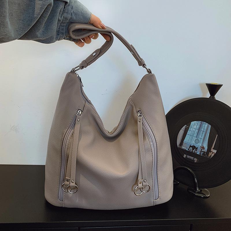 2025 Winter Retro Fashion Large Capacity Women's Crossbody Handbag