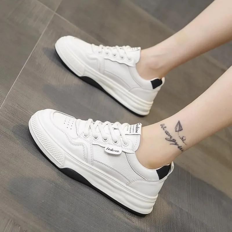 Fashion Thick Soled Sports Shoes for Women Fashion White Shoes 2025 New Elegant Design Suitable for Outdoor Activities Work Shoes