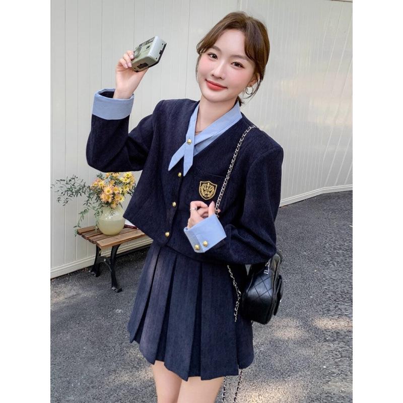 

Korean Academy Style Dark Blue Two-Piece Suit: Jacket & Pleated Skirt Set Small