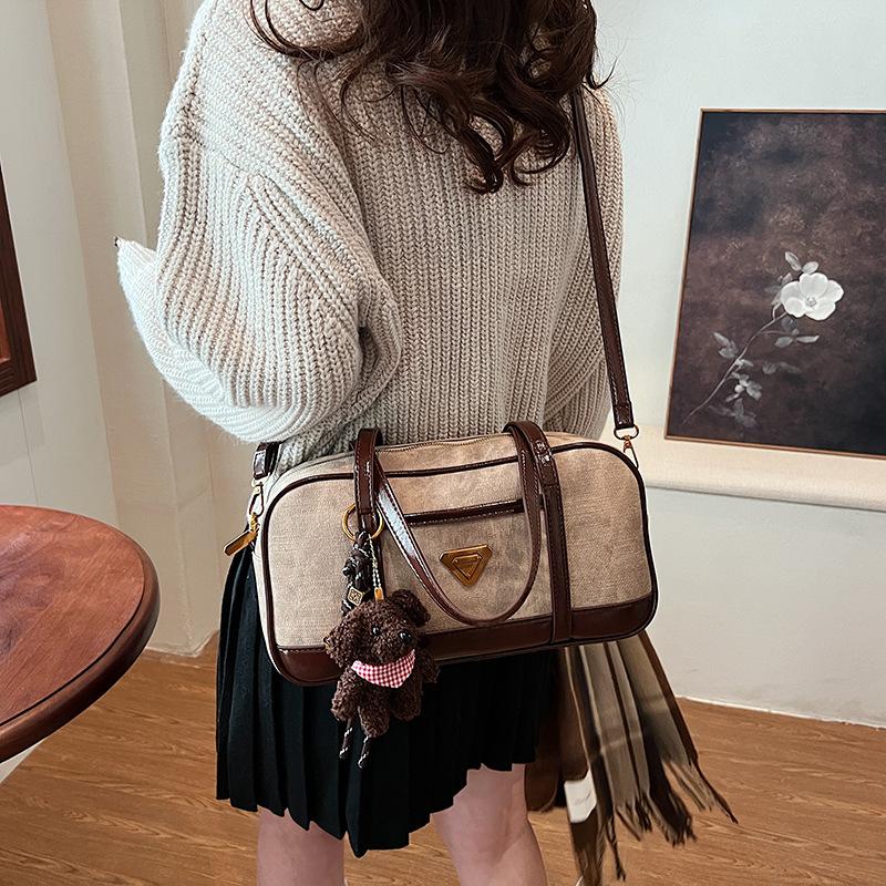 2025 Winter New Retro Soft Leather Bowling Bag Niche Design Commuter Handbag Oil Wax Leather Messenger Bag Tide