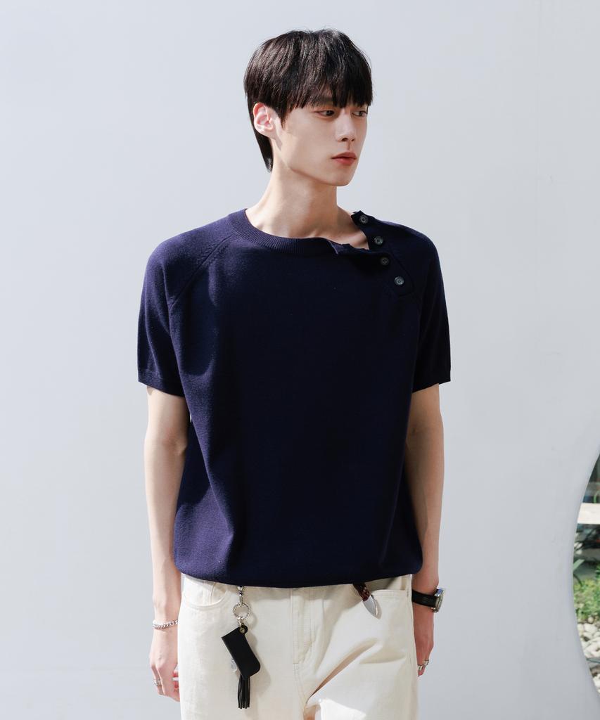 NODU Shoulder Button Raglan Crop Half Knit [Navy]