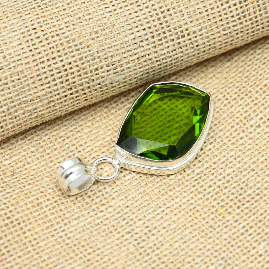 Beautiful Peridot Gemstone Solid 925 Sterling Silver Handmade Jewelry Women Pendant
