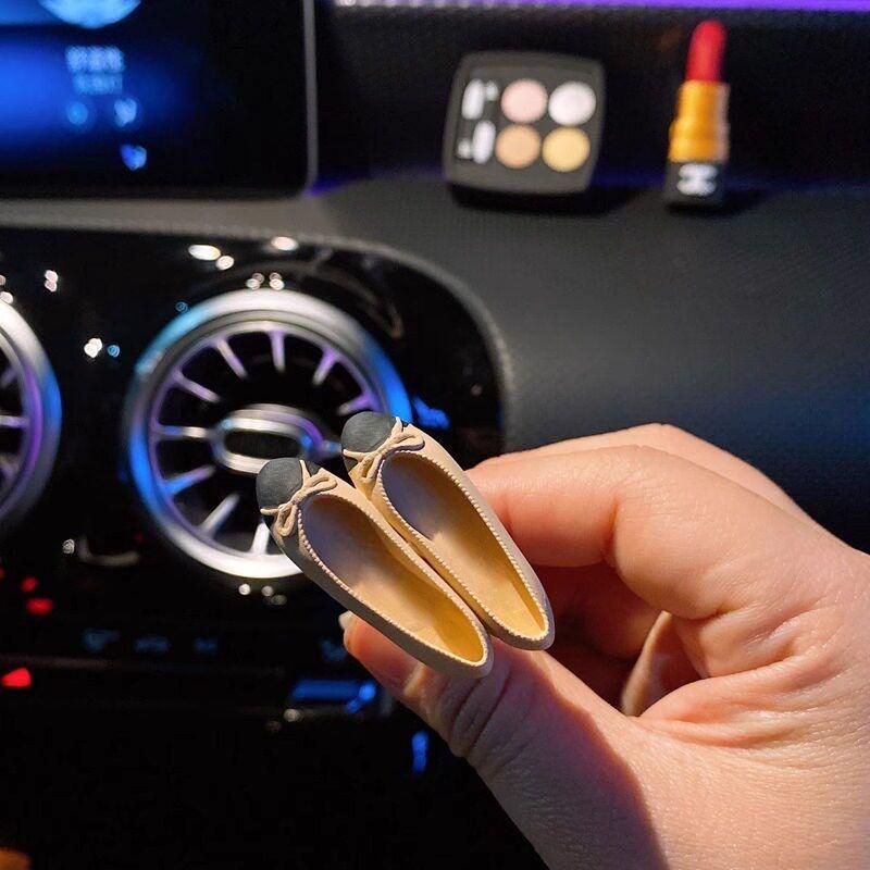 

Ventilator Perfume Clip Accessible Luxury Internet Celebrity Fancy Car Aromatherapy Mercedes-Benz Car Interior Decoration Fragrant Stone Decoration Xiaoxiang Shoes