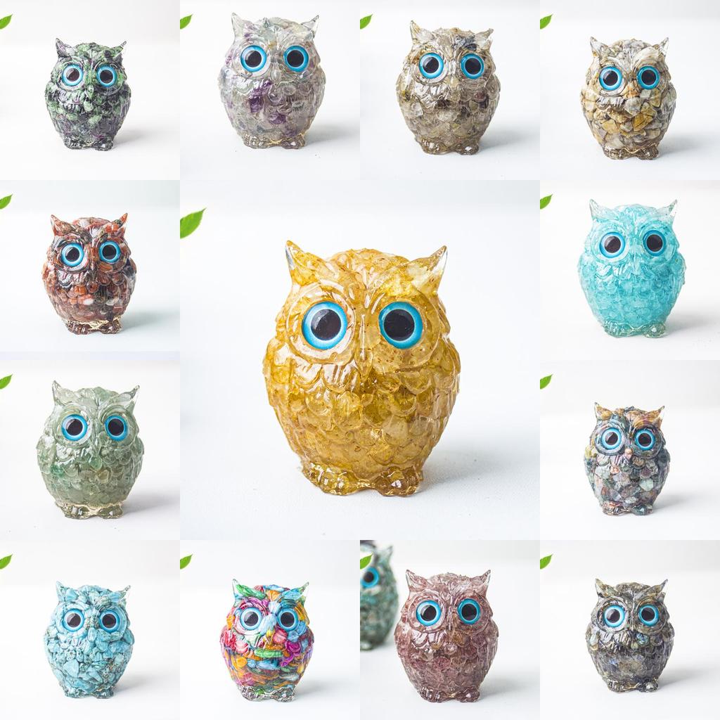 Uil als bureaudecoratie van kristalhars met glinsterende steentjes, ideaal als cadeau voor thuis of op kantoor.