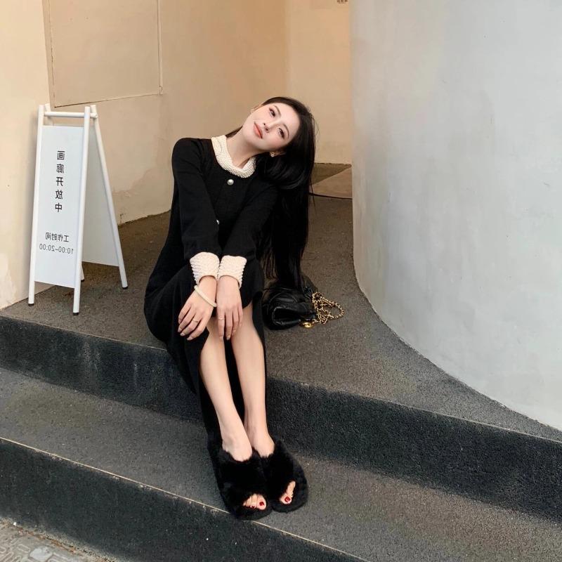 High-end exquisite and super good-looking coat with black knitted dress inside, women's autumn temperament, high-end small black dress
