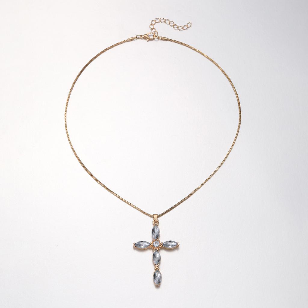 European and American Jewelry, Simple Ins Cross Pendant Necklace, Personalized Niche Design Sense, Diamond-encrusted Collarbone Chain for Women
