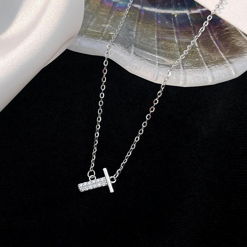 Banyan Tree S925 Silver Alphabet Necklace: Women's Summer Diamond Pendant with 26 English Letters Elegantly Designed.