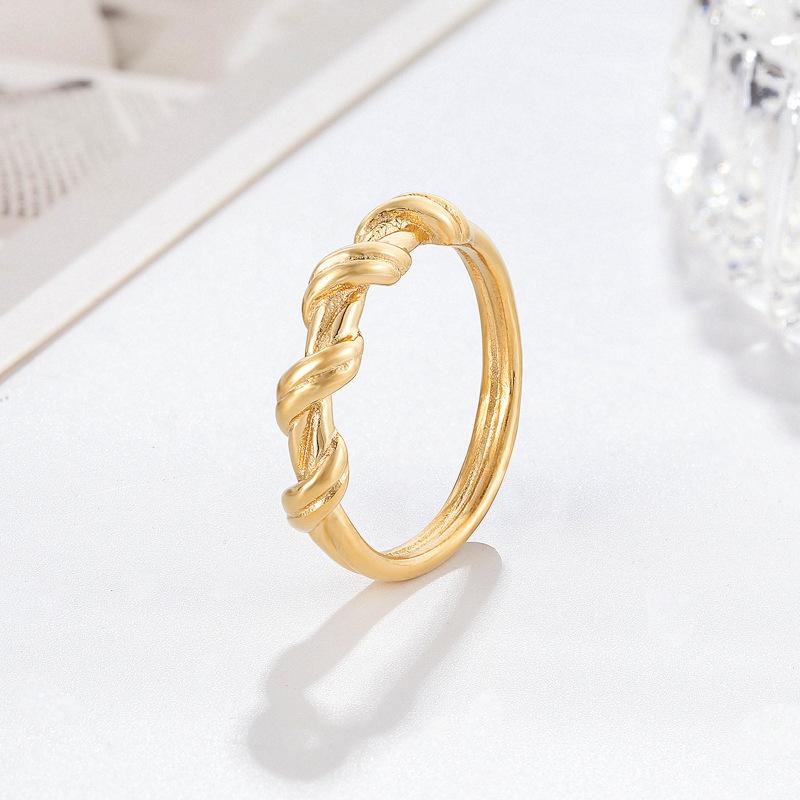 Simple Winding Twist Ring Niche High-End Lamp Luxury Ring Women'S Titanium Steel Non-Fading Jewelry Premium Durable