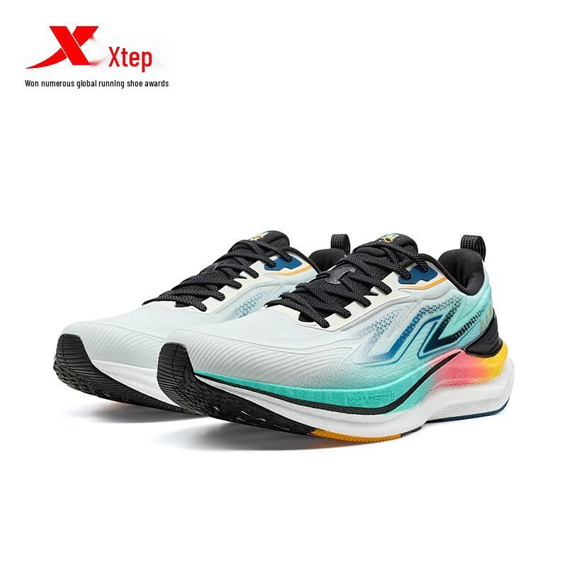

XTEP Men s Warm Lightweight Running Shoes 40