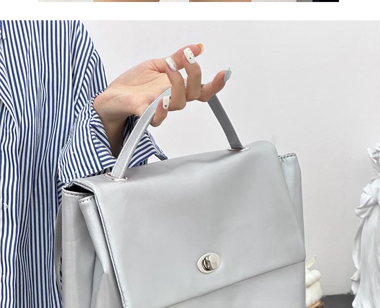 Trendiger 2025 Koreanischer Silberner Rucksack: Großvolumig, lässig und vielseitig für den sommerlichen Pendelverkehr von Frauen