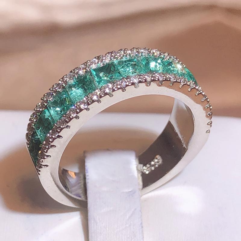 Retro-Formringe für Damen Grüner Zirkon Silberfarbener Schmuckring Klassischer Hochzeits-Verlobungsring Vollbohrschmuck Liebesring