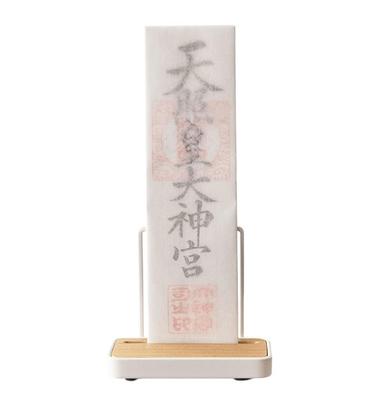 Modernes Shinto-Schrein-Ständer-Set, Stahl mit Holzsockel, Weiß, Kompaktes Design, 12 x 6,5 x 10,5 cm, Inklusive Opferständer, für den Heimgebrauch