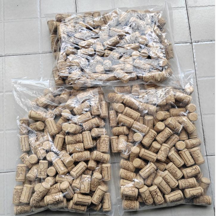 Hochdichte Natur-Synthetik-Korken für Wein- und Champagnerflaschen