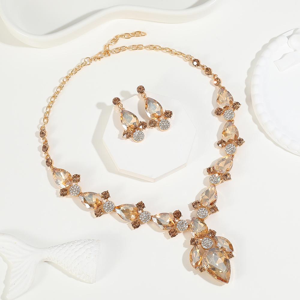 Set Exaggerated Crystal Necklace Earrings Two-Piece Set Alloy Electroplating Jewelry Accessories