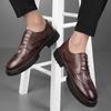 Zapatos de negocios transpirables para hombre, nuevos y cómodos zapatos Oxford para hombre, zapatos casuales ahuecados, calzado formal de marca de lujo para hombre