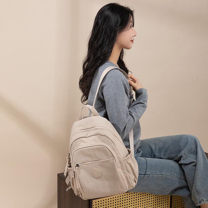 Zaino in Tela Leggero Versatile da Donna - per Pendolarismo, Viaggio e Studenti con Grande Capacità