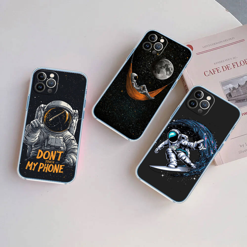 Astronaut Space Moon Phone Case for Motorola G14 G15 G24 G30 G31 G32 G34 G41 G42 G51 G52 G50 G60S G60 G62 G72 G71 G73 G84 G85 G200 E32