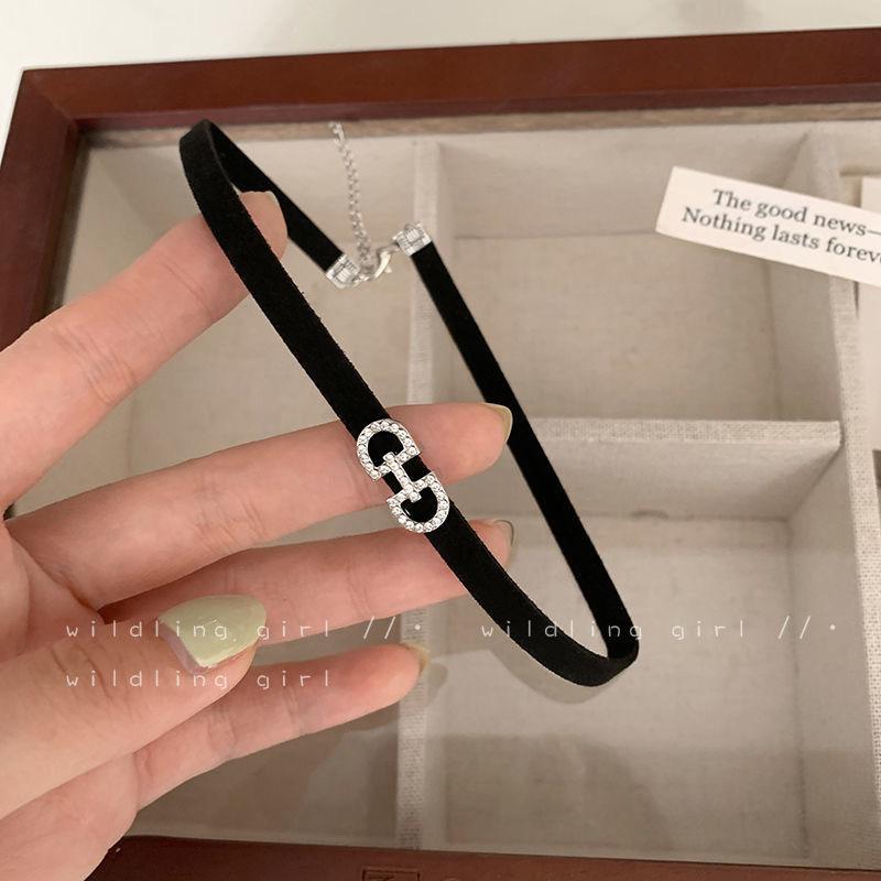 Pure desire wind sweet cool babes chocker collar niche design leather collarbone necklace neck zero