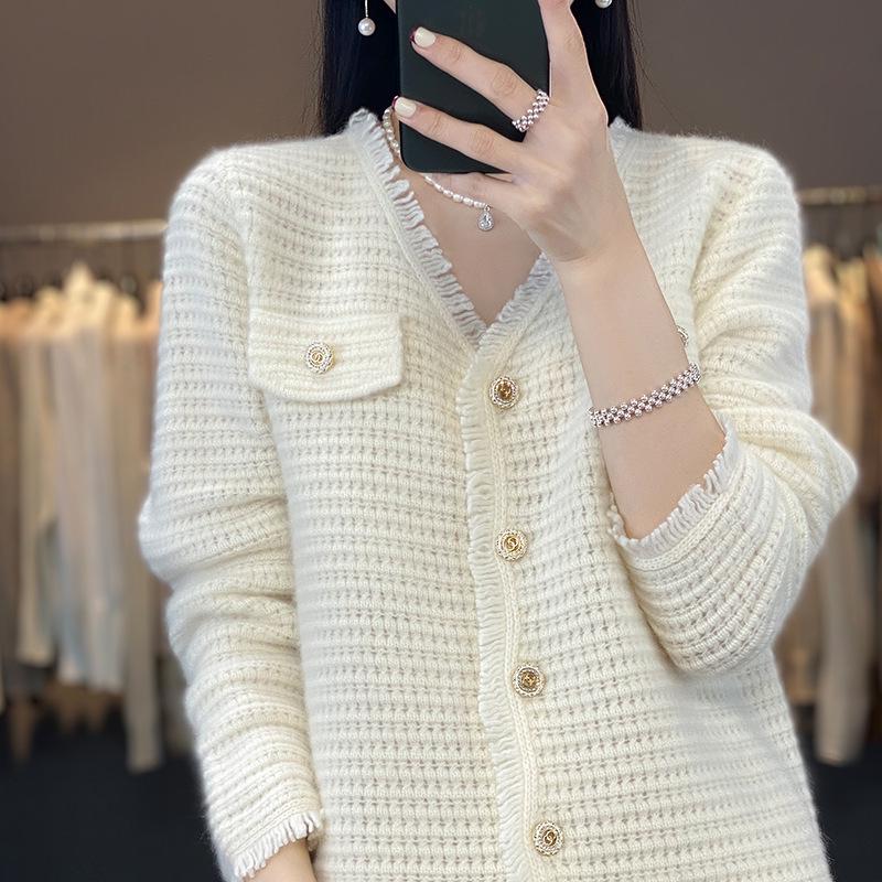 Elegant Korean Style Women's Knit Cardigan, Autumn/Winter 2023, High-end Niche Design in White.