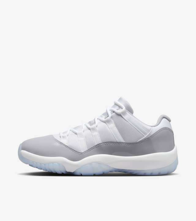 

Мужские кроссовки Air Jordan 11 Low Cement Grey AV2187-140