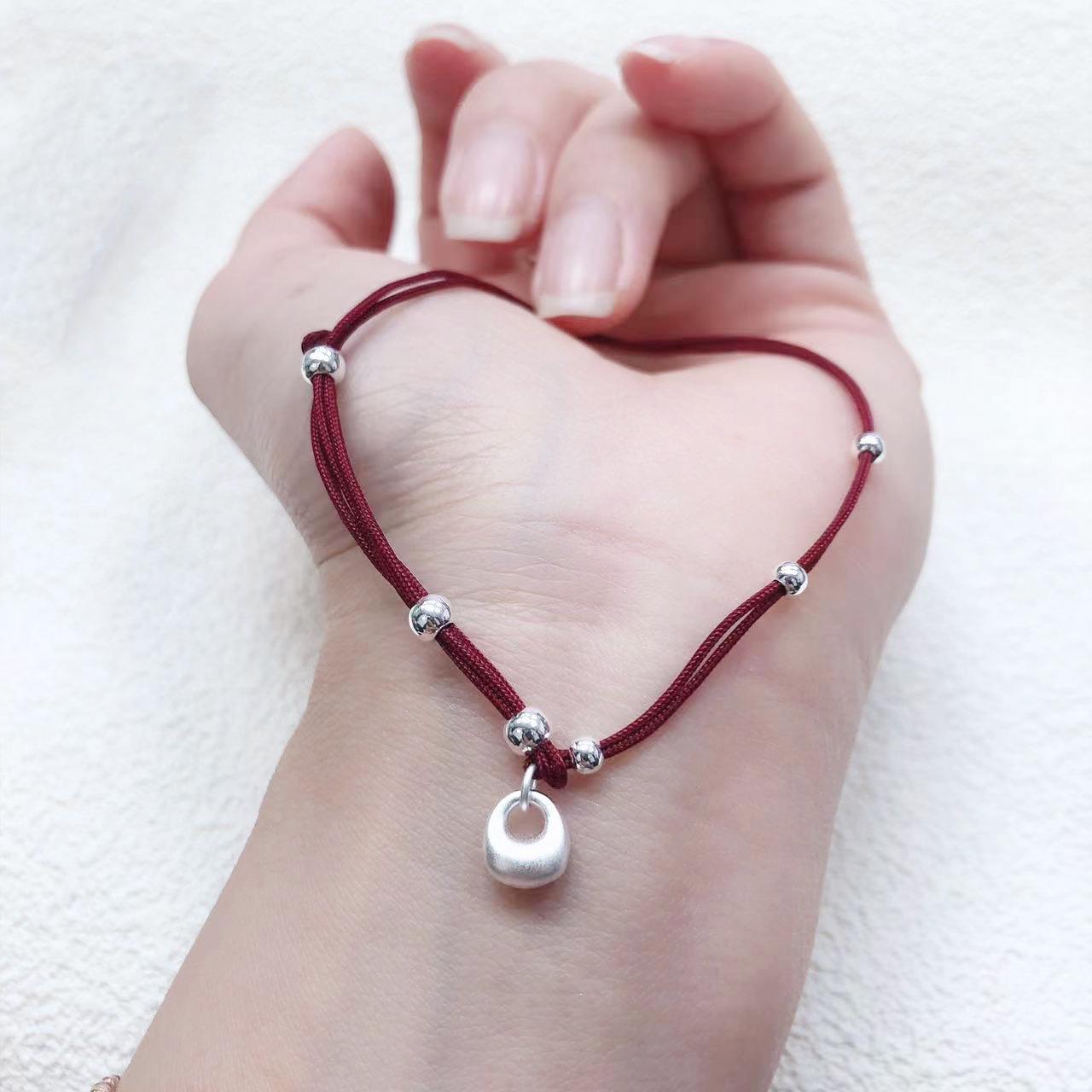 

Браслет из серебра 925 пробы на красной нити в древнем стиле - Изысканный подарок в стиле легкой роскоши для лучшей подруги 925 Silver