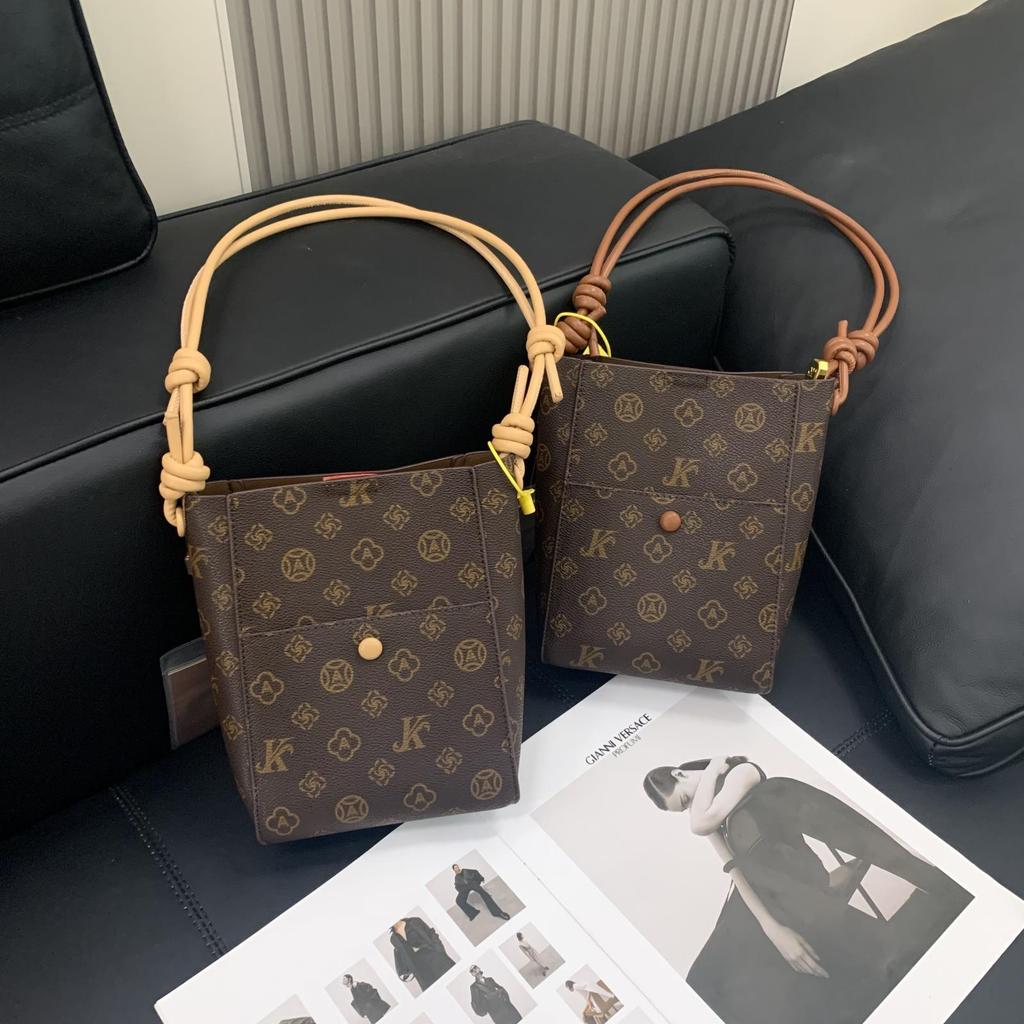 Summer new style fashion letter bucket bag portable shoulder oblique span women's bag two-piece set