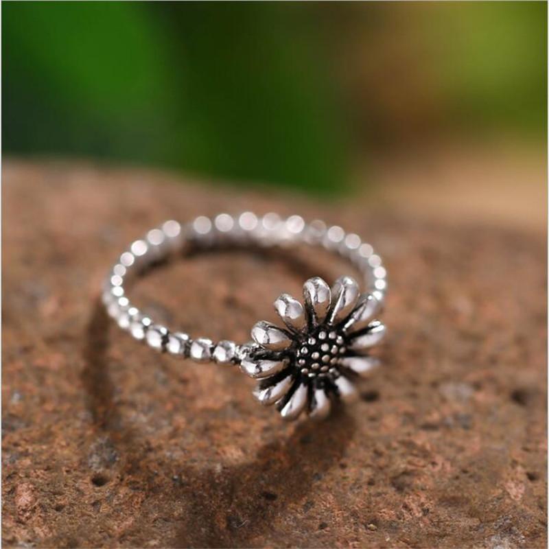 New Simple Personality Small Daisy Flower 925 Sterling Silver Jewelry Sunflower Retro Thai Silver Exquisite Opening Rings TYB453
