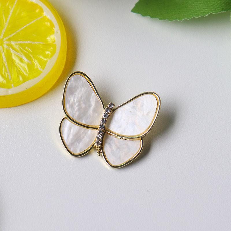 Imitation Shell Big Butterfly for Women Brooches Pin Badges Alloy Backpack Icons Girls Jewelry