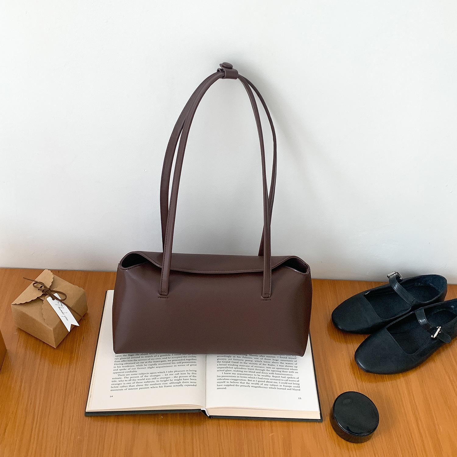 

Korean Minimalist Commuting Versatile Fashionable Women s Handbag Niche Solid Color Flip PU Shaped Shoulder Bag темно-коричневого кольору